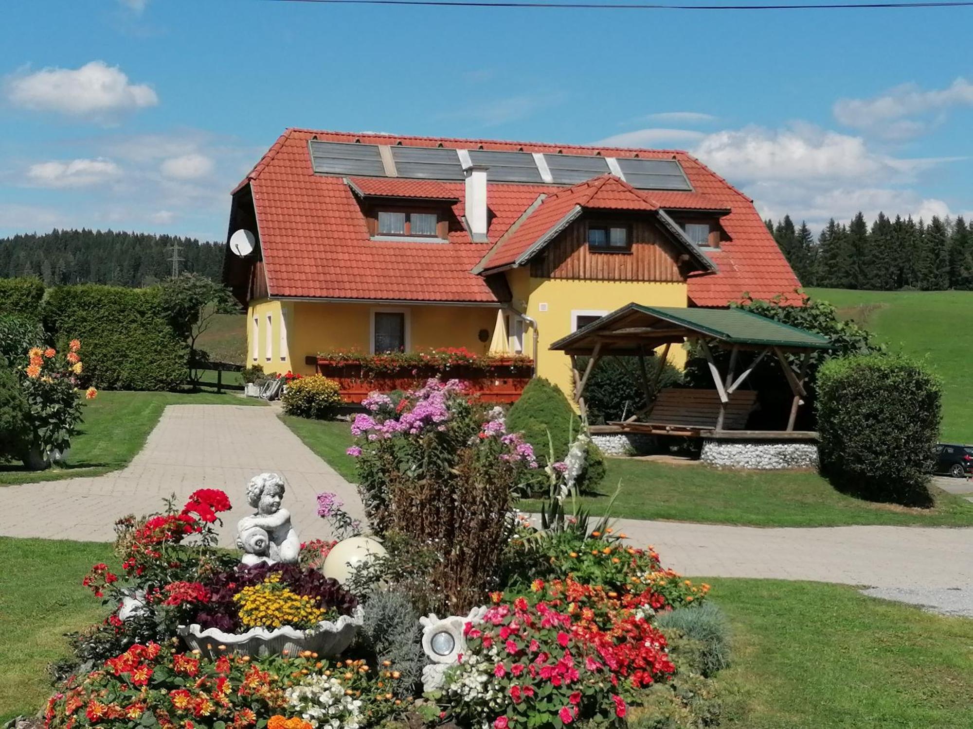 Hotel Gasthof Seeblick Zeutschach Buitenkant foto